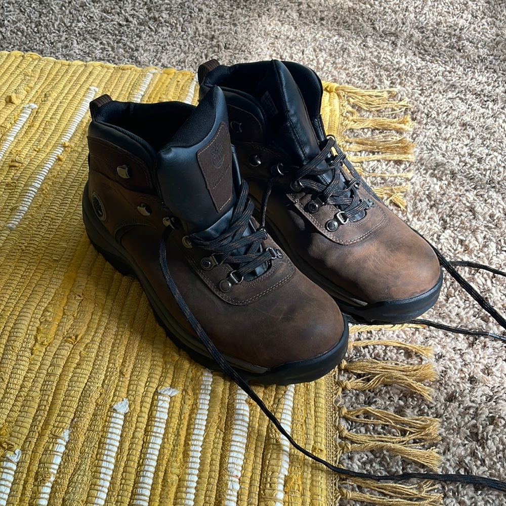US 9.5 Timberland Outdoor Boots